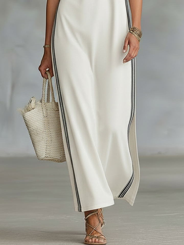 Gina™ | Elegant Maxi Dress with Flowing Cut and Modern Neckline