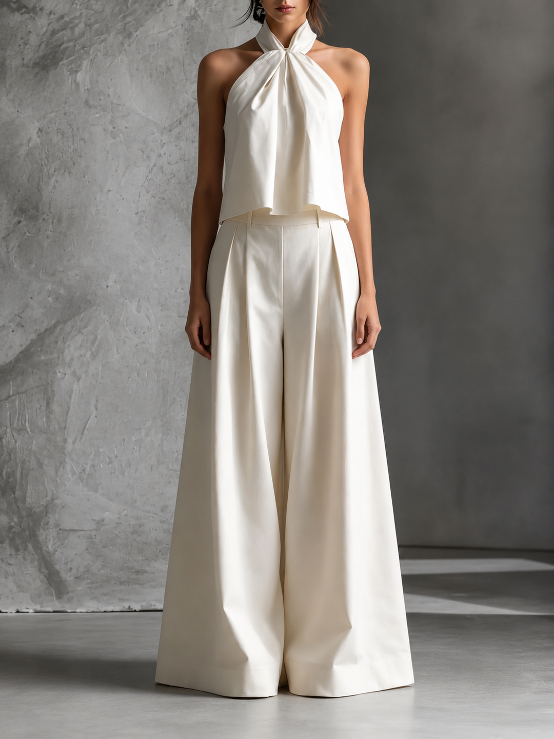 Belinda™ | Flowing Co-ord Set with Backless Top and Wide-Leg Trousers