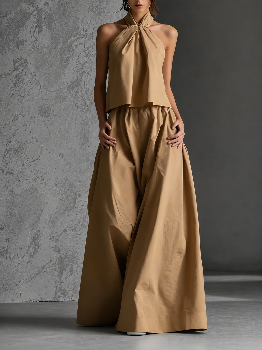 Belinda™ | Flowing Co-ord Set with Backless Top and Wide-Leg Trousers