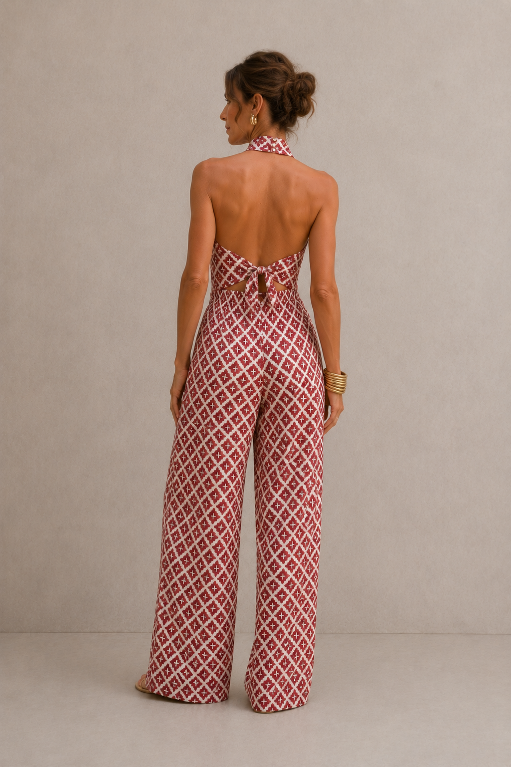 Dana™ | Elegant Two-Piece Set with Halter Top and Wide-Leg Trousers