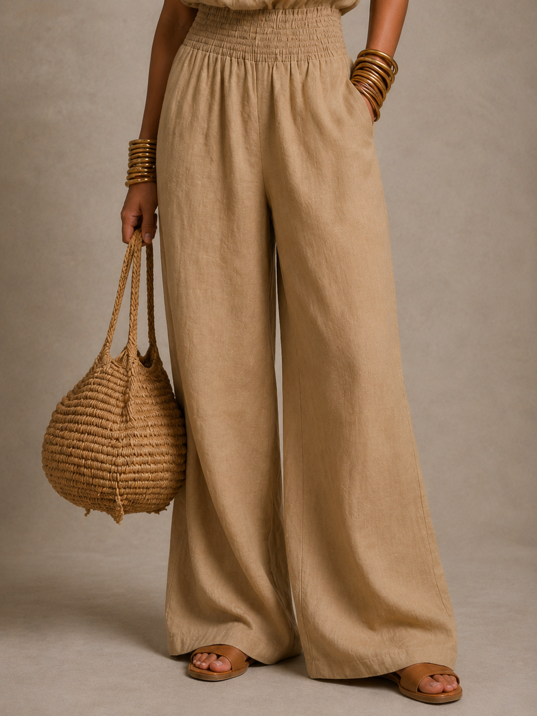 Mia™ | Elegant Halter-Neck Jumpsuit with Flowing Cut