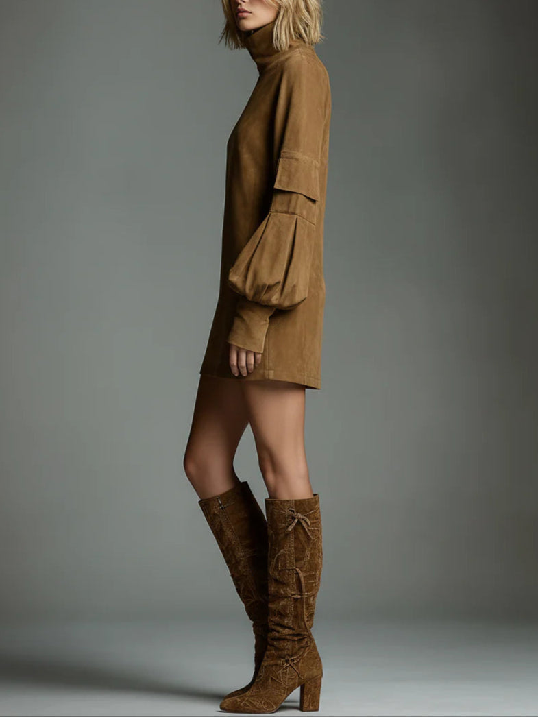 Abito effetto scamosciato a collo alto — Chic, morbido & effortless